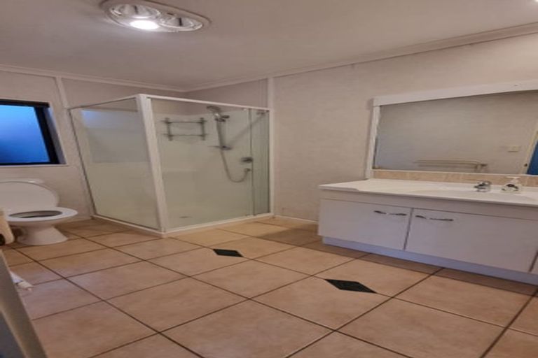 Photo of property in 174 Kilkenny Drive, East Tamaki Heights, Auckland, 2016