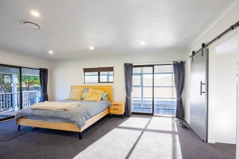 Photo of property in 20 Shanly Street, Waipawa, 4210