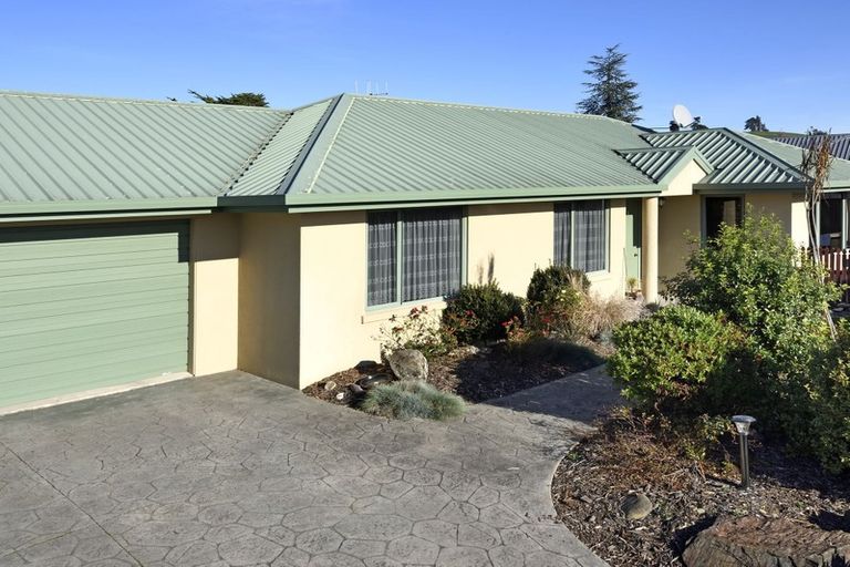 Photo of property in 8 Longfields Road, Brightwater, 7022