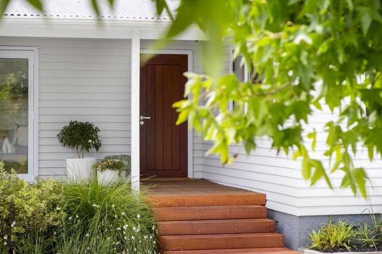Photo of property in Peninsula Primary School, 61 Wharf Road, Te Atatu Peninsula, Auckland, 0610
