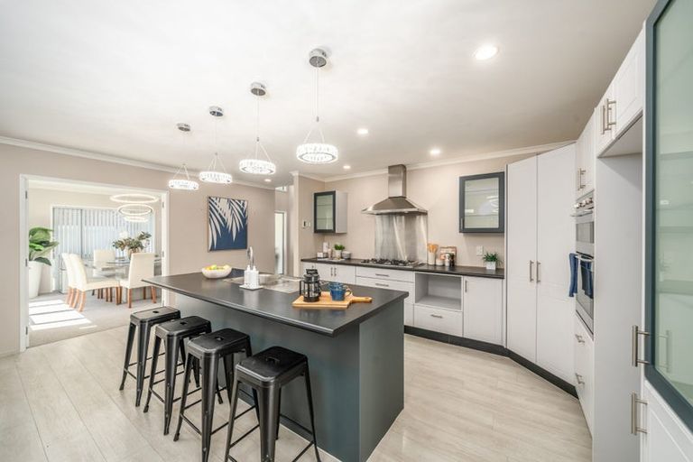 Photo of property in 4 Handly Grove, Churton Park, Wellington, 6037