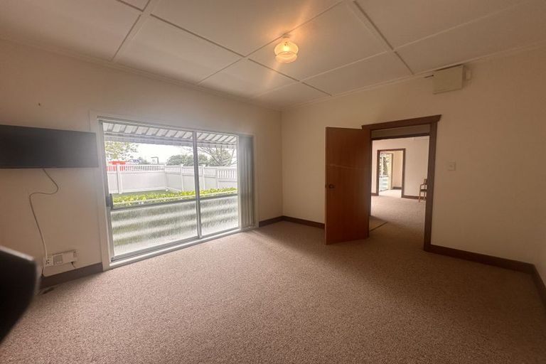 Photo of property in 17 Selwyn Road, Manurewa, Auckland, 2102