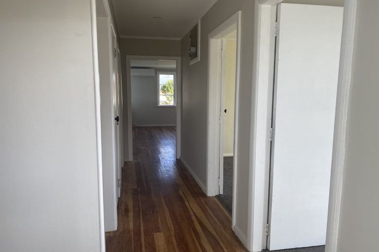 Photo of property in 11 Goldsmith Crescent, Levin, 5510