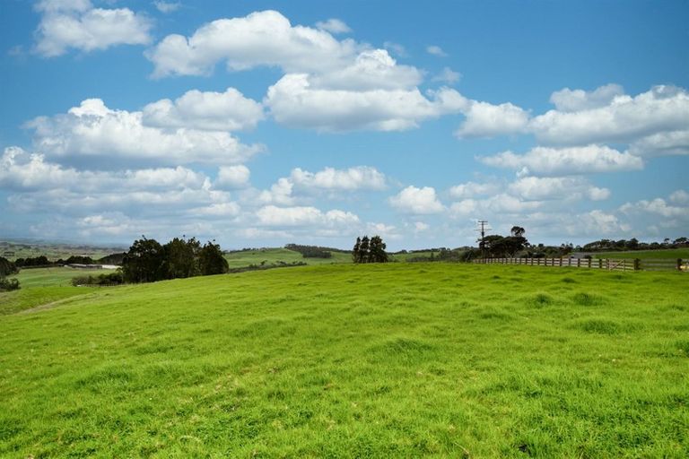 Photo of property in 485 Kiwitahi Road, Helensville, 0875