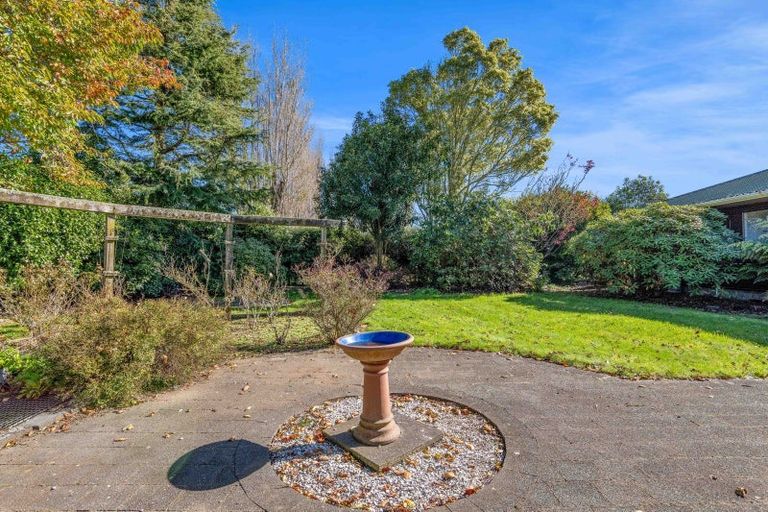 Photo of property in 44 Rawhitiroa Road, Eltham, 4322