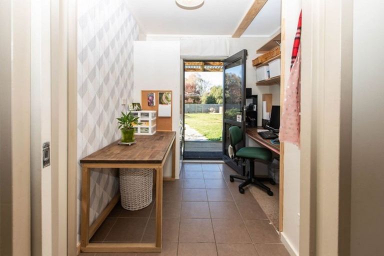 Photo of property in 33 Kyle Road, Waipukurau, 4281