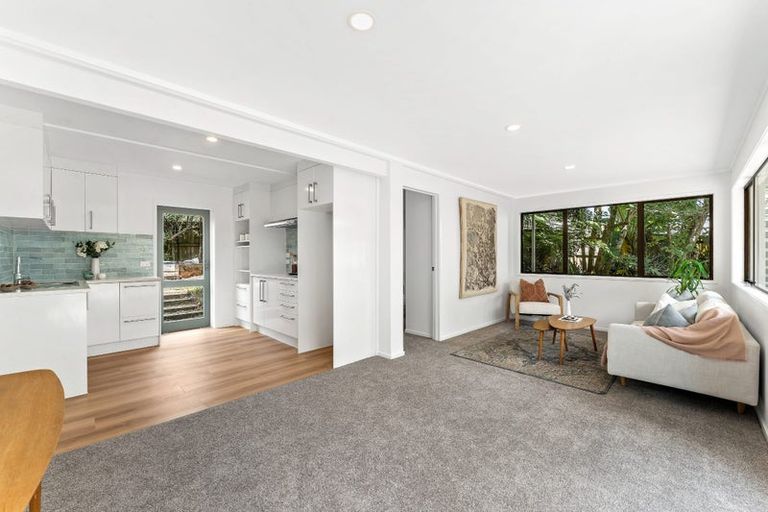 Photo of property in 99 Matipo Road, Te Atatu Peninsula, Auckland, 0610