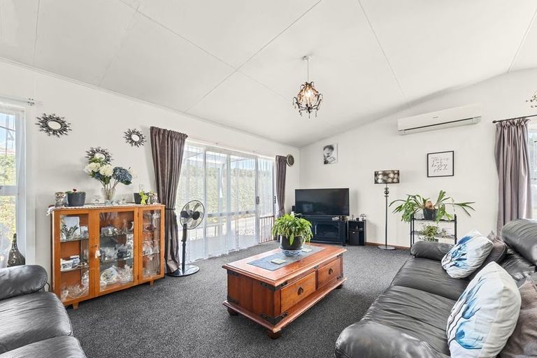 Photo of property in 38 Woodleigh Street, Frankleigh Park, New Plymouth, 4310