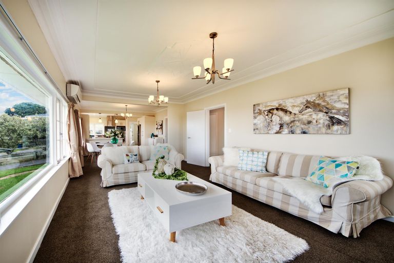 Photo of property in 110 Golf Road, New Lynn, Auckland, 0600