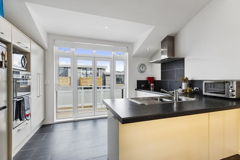 Photo of property in Pirie Street Townhouses, 19/35u Pirie Street, Mount Victoria, Wellington, 6011