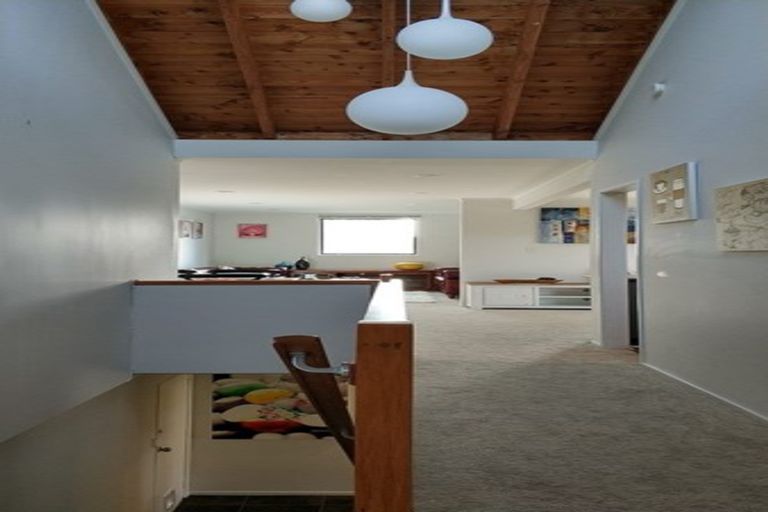 Photo of property in 4 Hollyhock Place, Browns Bay, Auckland, 0630