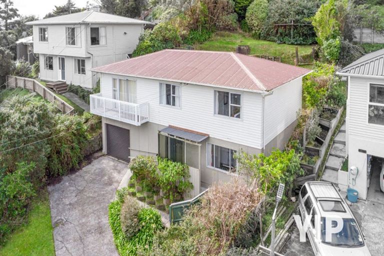 Photo of property in 93 Black Rock Road, Newlands, Wellington, 6037