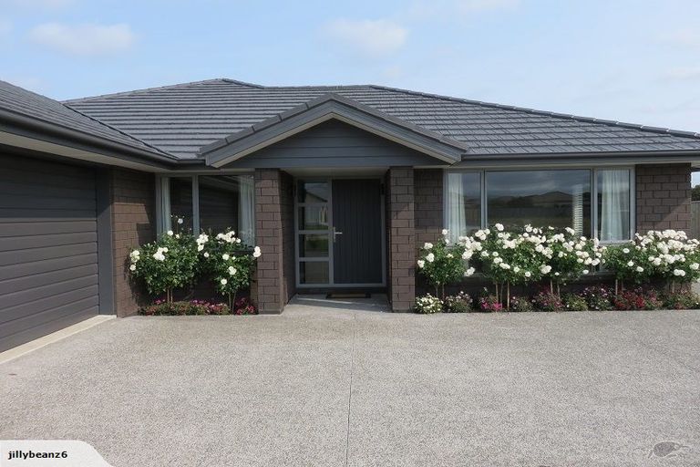 Photo of property in 5 Hydrangea Lane, Milson, Palmerston North, 4414
