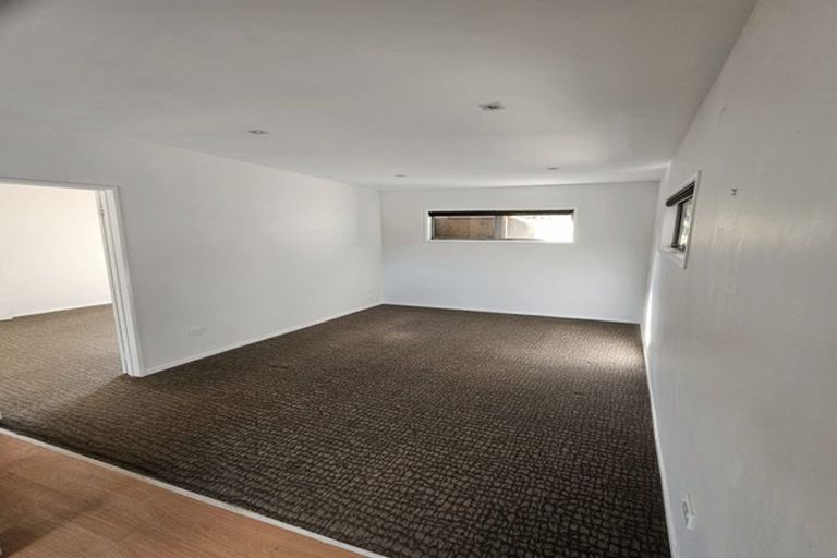 Photo of property in 73a Oraha Road, Kumeu, 0892