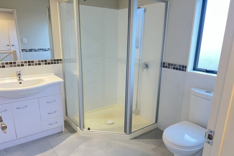 Photo of property in 37 Clover Drive, Henderson, Auckland, 0610