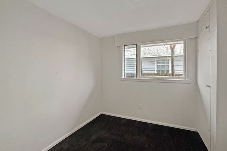 Photo of property in 416 Memorial Avenue, Burnside, Christchurch, 8053