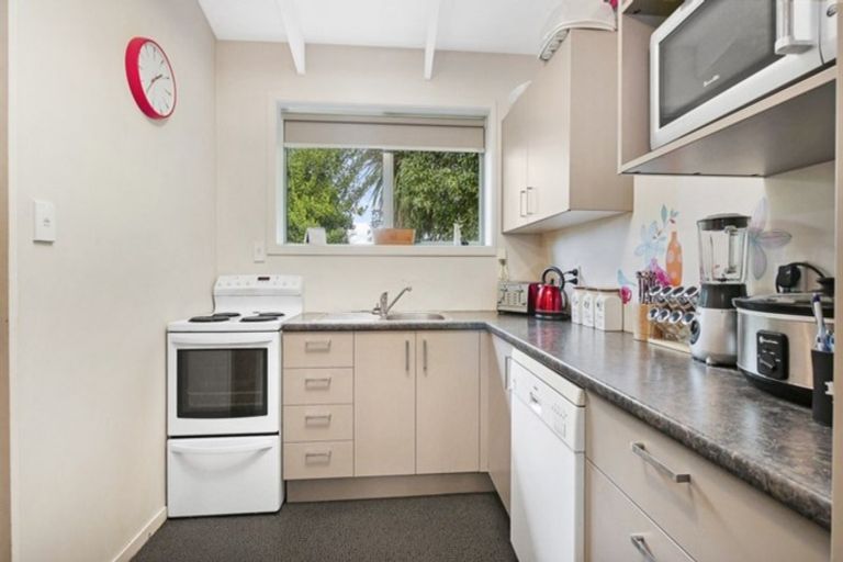 Photo of property in 143 Springs Road, Hornby, Christchurch, 8042