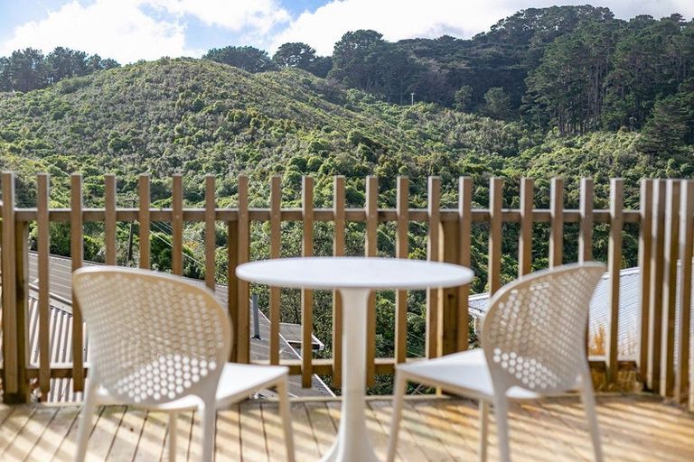 Photo of property in 103 Makara Road, Karori, Wellington, 6012