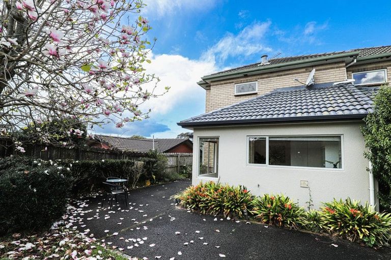 Photo of property in 11 Amherst Place, Albany, Auckland, 0632