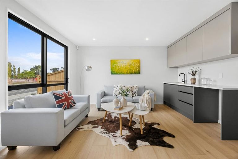Photo of property in 73 Tributary Parade, Karaka, 2113