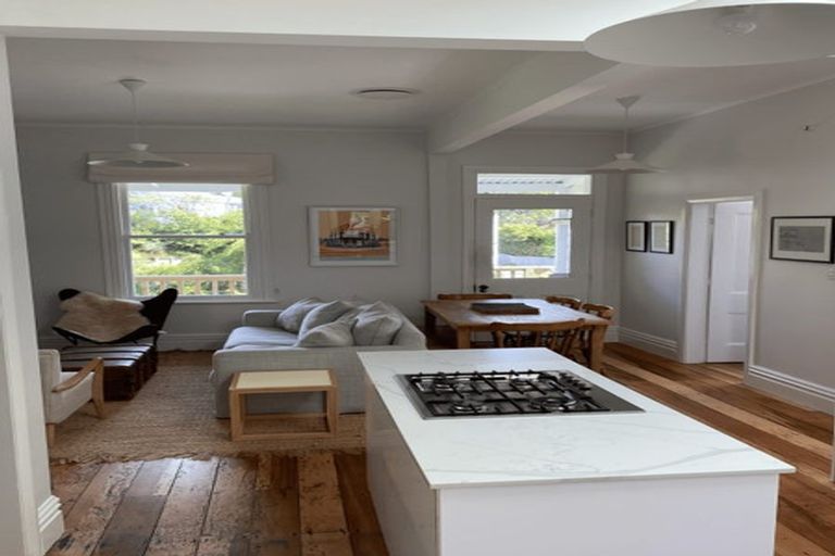 Photo of property in 26 West Road, Northland, Wellington, 6012