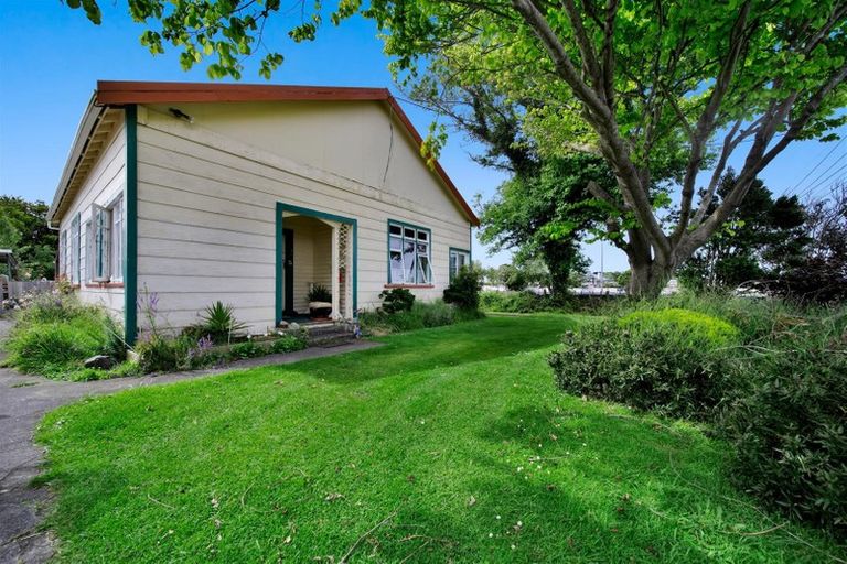 Photo of property in 22 Hunter Street, Hawera, 4610