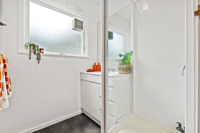 Photo of property in 3/133 Shakespeare Road, Milford, Auckland, 0620