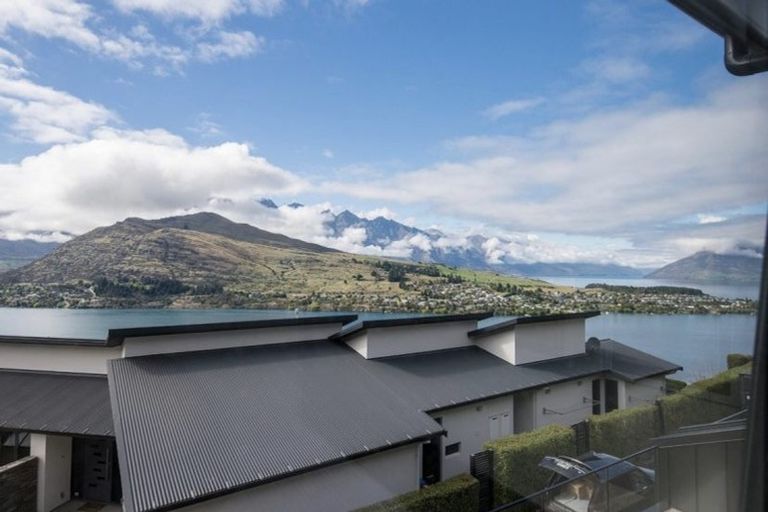Photo of property in 11b Saint Peters Place, Queenstown, 9300