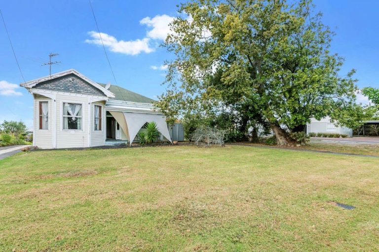Photo of property in 137 Birkenhead Avenue, Birkenhead, Auckland, 0626