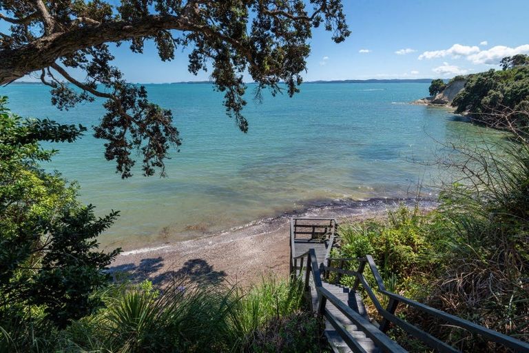 Photo of property in 37 Hawke Crescent, Beachlands, Auckland, 2018