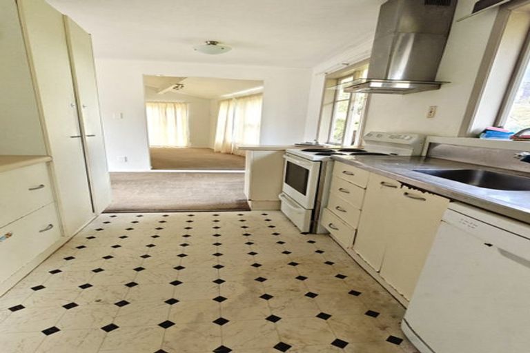 Photo of property in 38 Cutler Street, New Lynn, Auckland, 0600