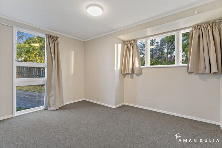Photo of property in 18 Grandison Crescent, New Lynn, Auckland, 0600
