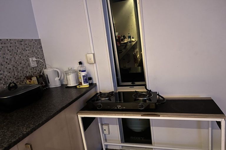 Photo of property in 17 Mansion Court, West Harbour, Auckland, 0618