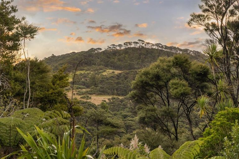 Photo of property in 1223 Old North Road, Helensville, 0875