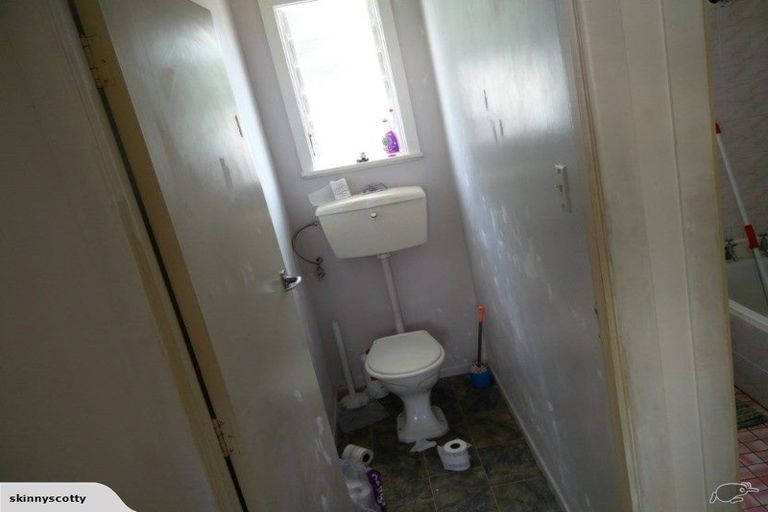 Photo of property in 19 Sherwood Avenue, Te Atatu South, Auckland, 0610