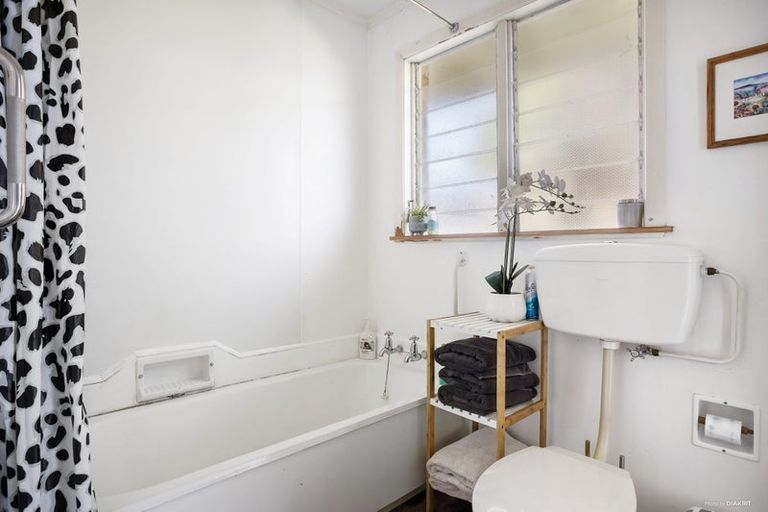 Photo of property in 8 Kelvin Place, Hamilton East, Hamilton, 3216