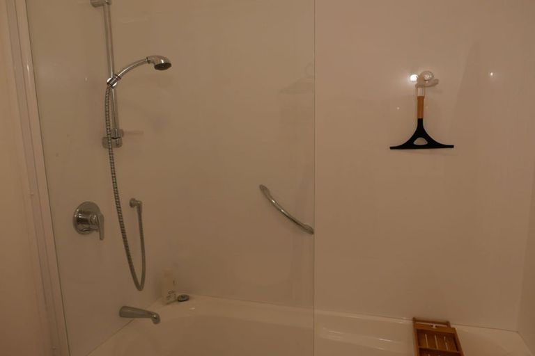 Photo of property in 46 Kaitawa Crescent, Paraparaumu, 5032