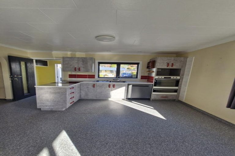 Photo of property in 46 Main Road, Wainuiomata, Lower Hutt, 5014