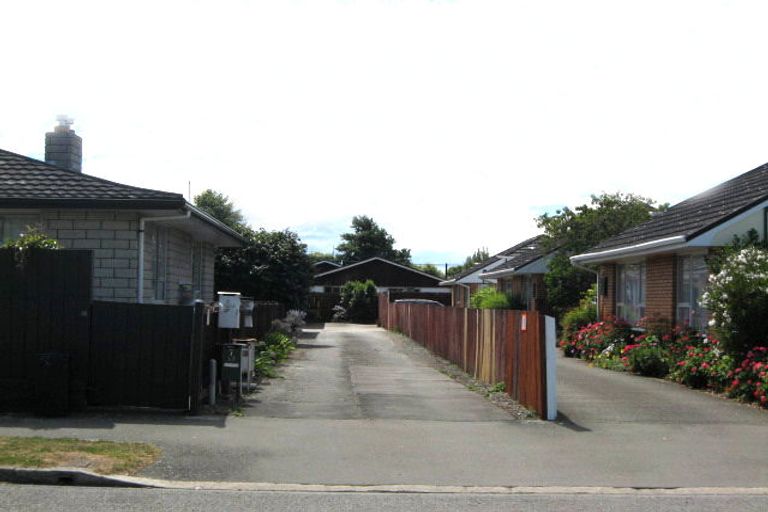 Photo of property in 2/17 Edgeware Road, St Albans, Christchurch, 8014