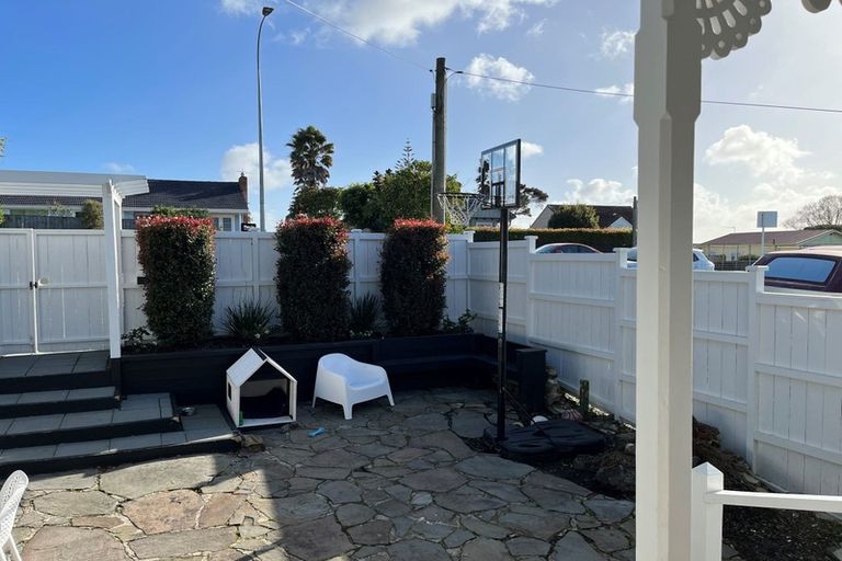 Photo of property in 1/101 Birkenhead Avenue, Birkenhead, Auckland, 0626