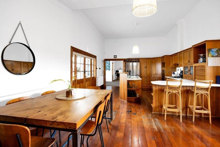 Photo of property in 76 Turuturu Road, Hawera, 4674