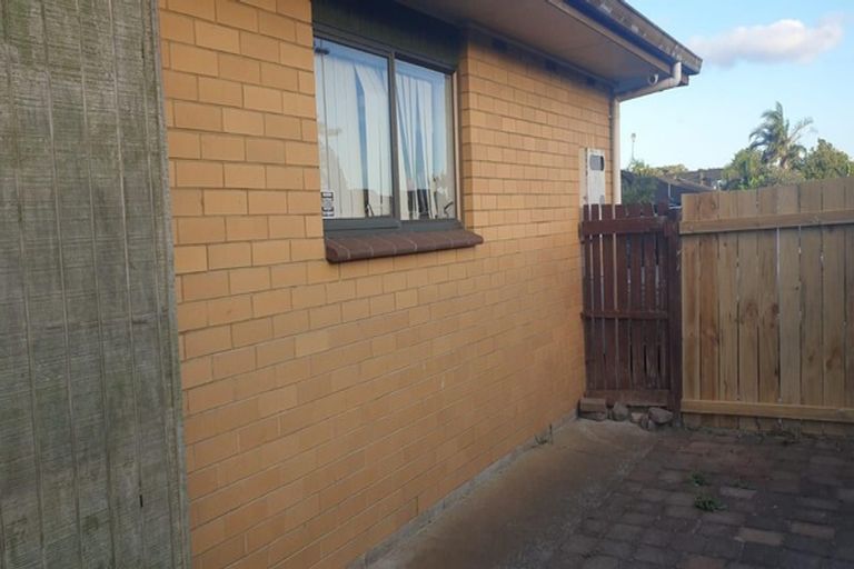 Photo of property in 2/134a Kolmar Road, Papatoetoe, Auckland, 2025