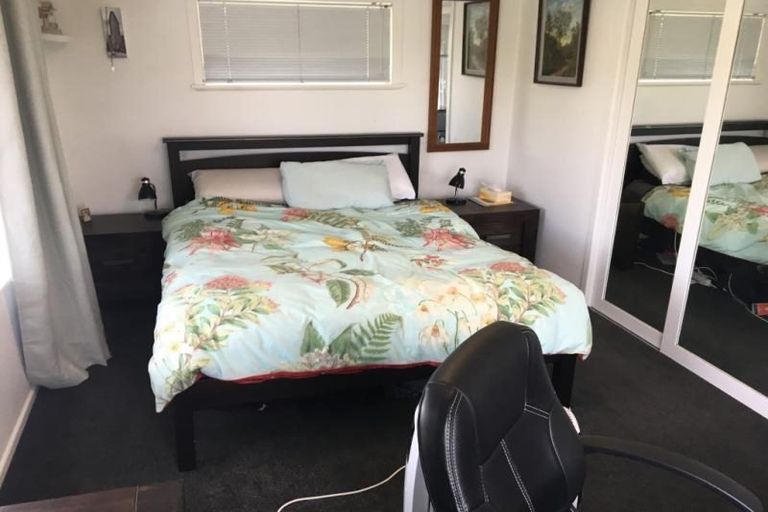 Photo of property in 31 Lyndhurst Road, Te Atatu South, Auckland, 0610