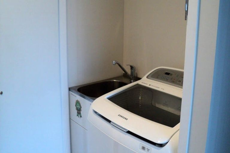 Photo of property in 8a Diosma Place, Botany Downs, Auckland, 2010