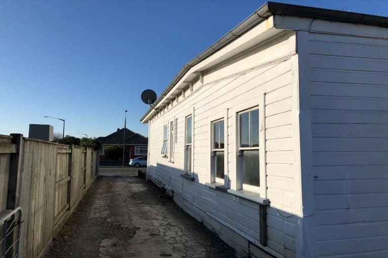 Photo of property in 152 Featherston Street, Palmerston North, 4410