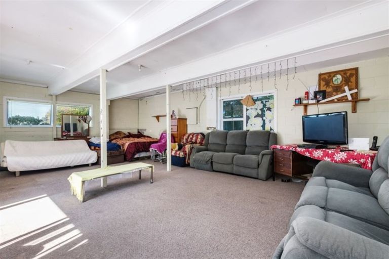 Photo of property in 728 Te Atatu Road, Te Atatu Peninsula, Auckland, 0610