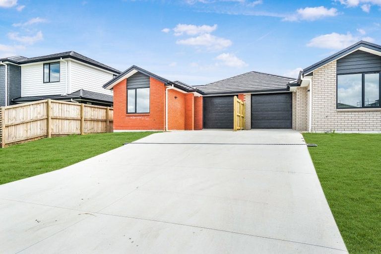 Photo of property in 8/16 Molesworth Street, Taita, Lower Hutt, 5011