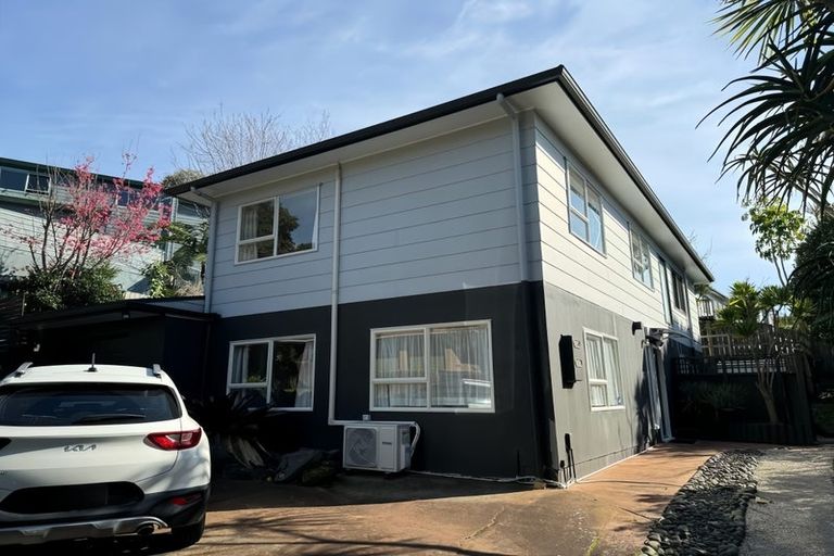 Photo of property in 1/62 Stapleford Crescent, Browns Bay, Auckland, 0630