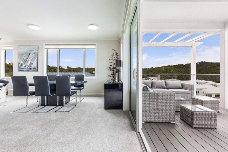 Photo of property in 49 Panorama Heights, Orewa, 0931