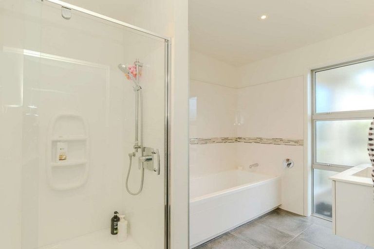 Photo of property in 18 Greenway Drive, Kerikeri, 0230